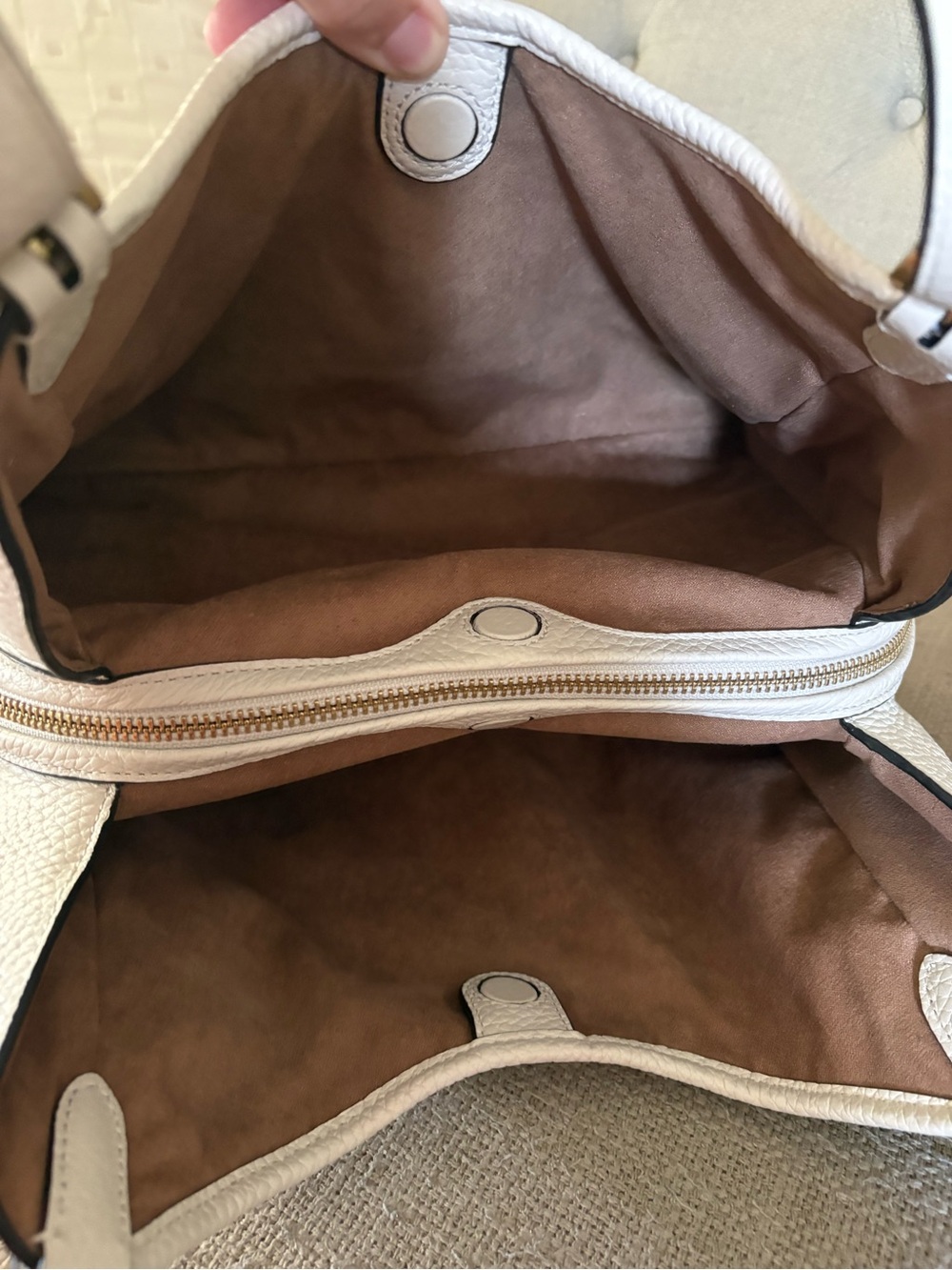 Coach White Pebble Leather Shoulder Bag with Gold Hardware - Picture 6 of 8